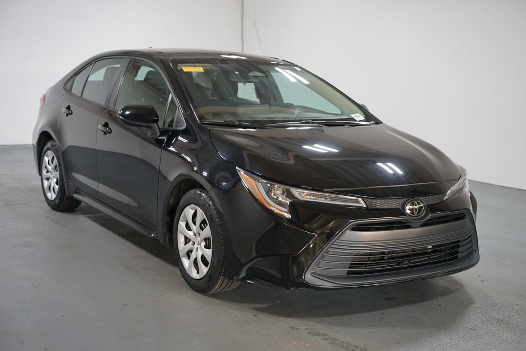 Certified 2024 Toyota Corolla LE image 3