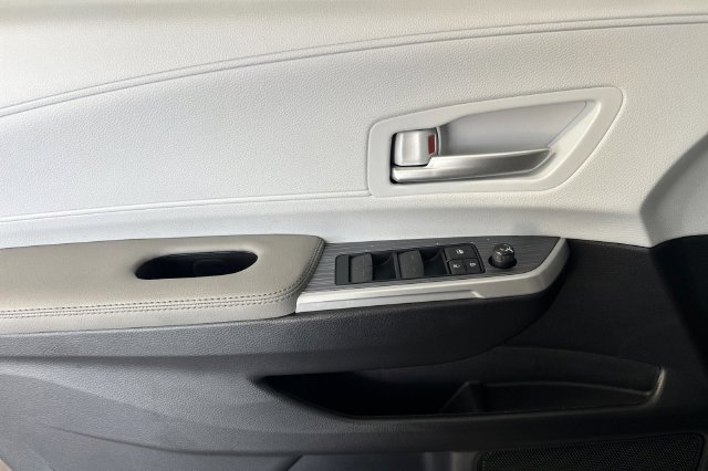 Certified 2026 Toyota Sienna XLE FWD image 14