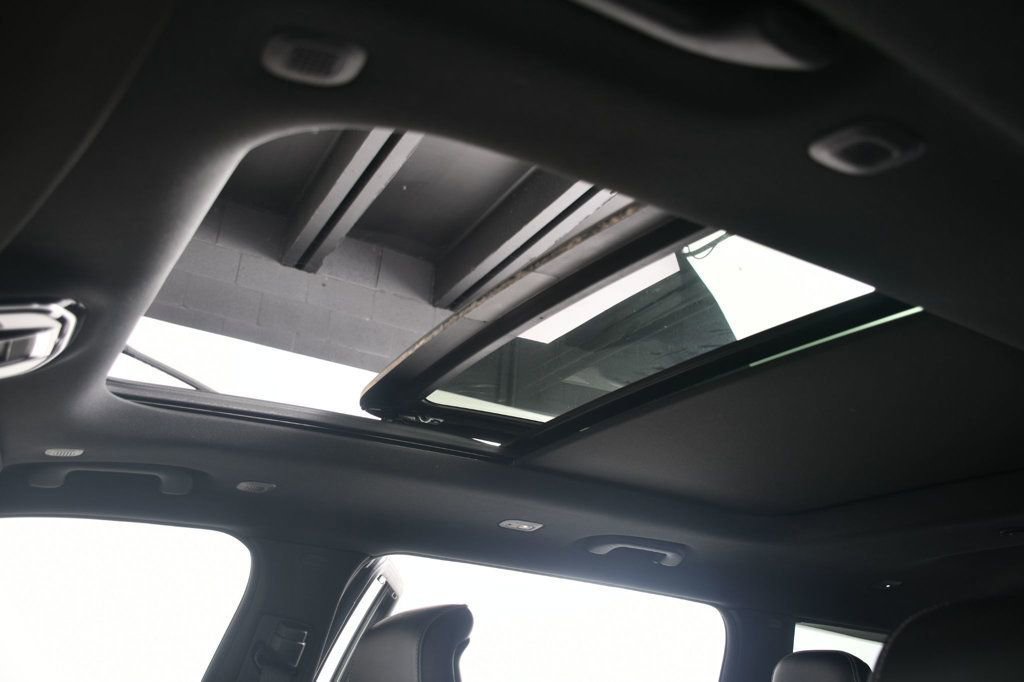 Used 2021 Jeep Grand Cherokee L Overland w/ Luxury Tech Group IV image 6