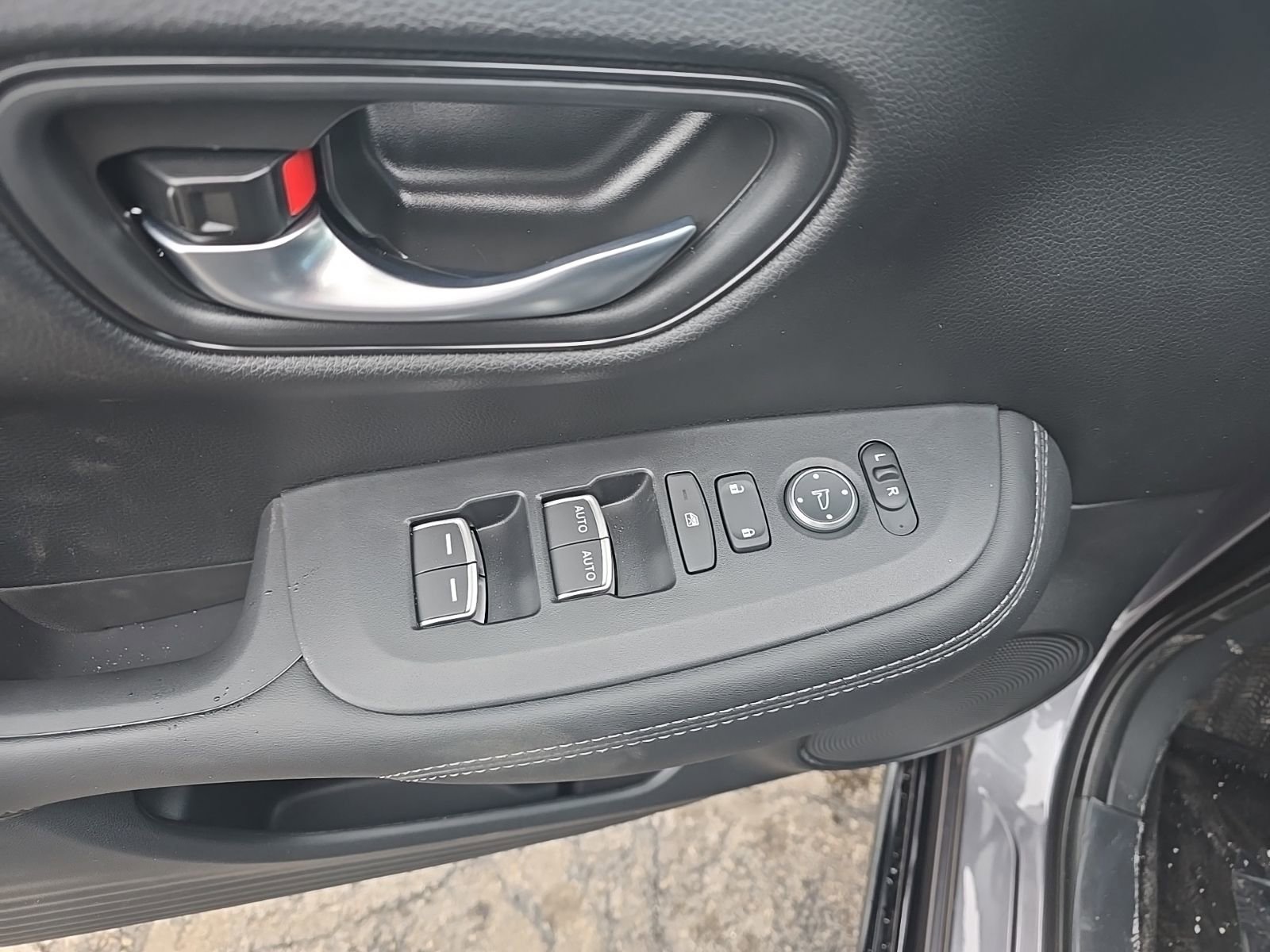 New 2026 Honda HR-V EX-L image 17