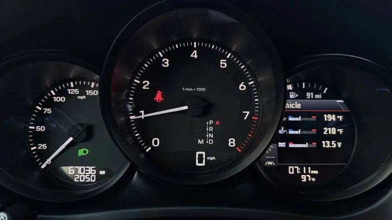 Used 2023 Porsche Macan AWD/4WD image 27