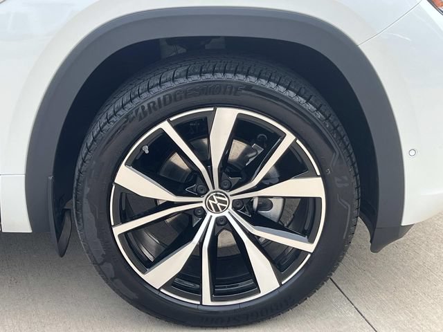 New 2026 Volkswagen Atlas Cross Sport SEL Premium R-Line AWD/4WD image 3