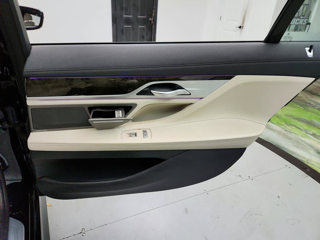 Used 2019 BMW 740i w/ M Sport Package RWD image 30