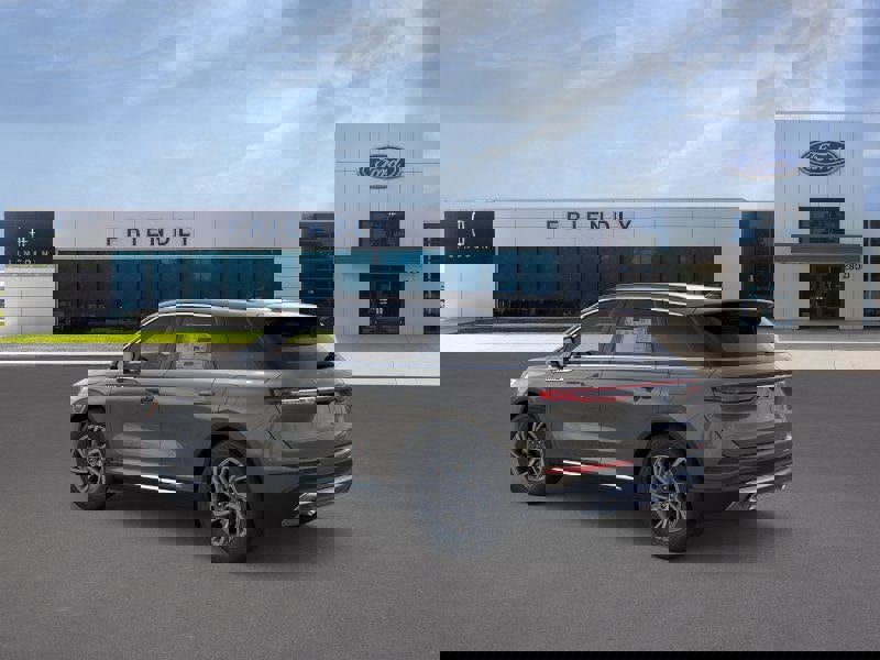 New 2026 Lincoln Corsair Premiere image 4