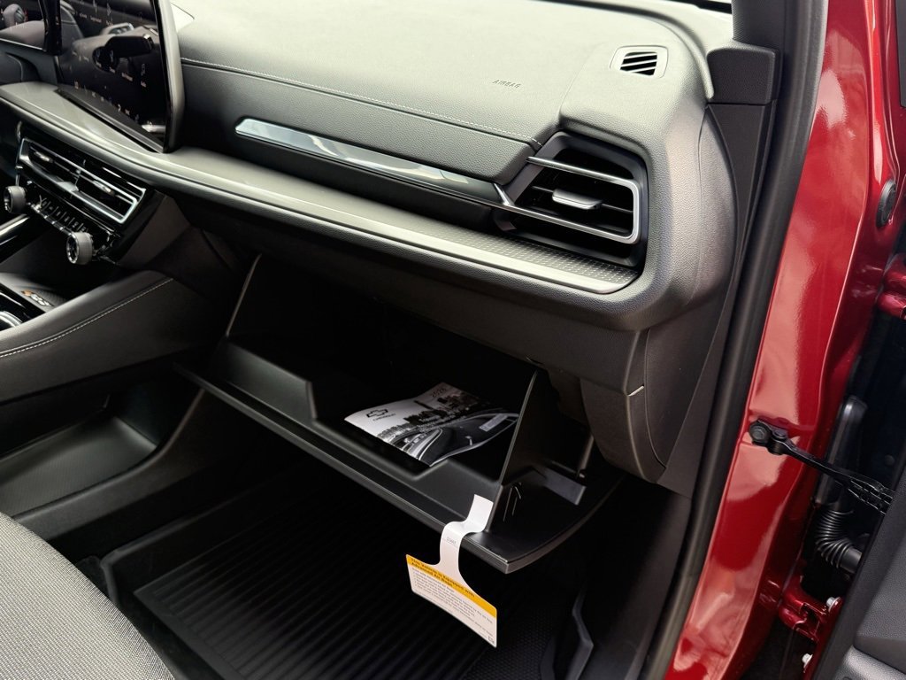 New 2026 Chevrolet Traverse LT w/ LPO, Floor Liner Package image 63