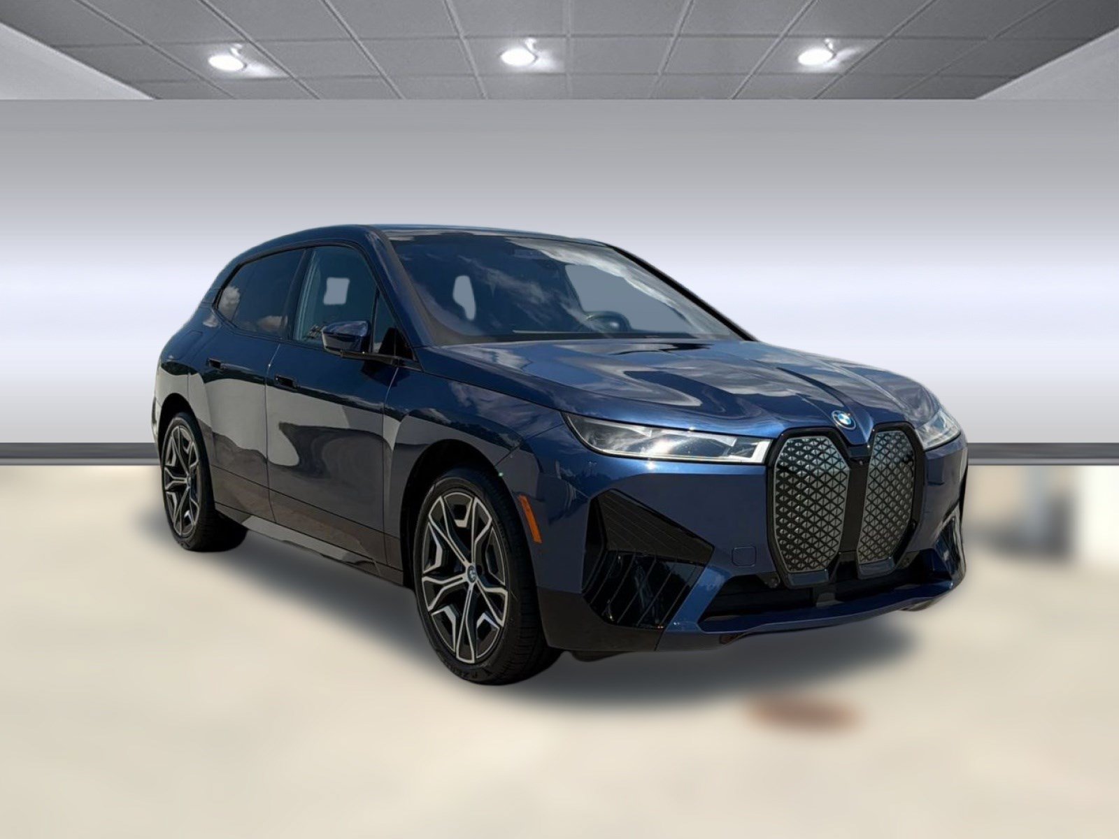 Used 2024 BMW iX xDrive50 w/ Sport Package AWD/4WD image 6