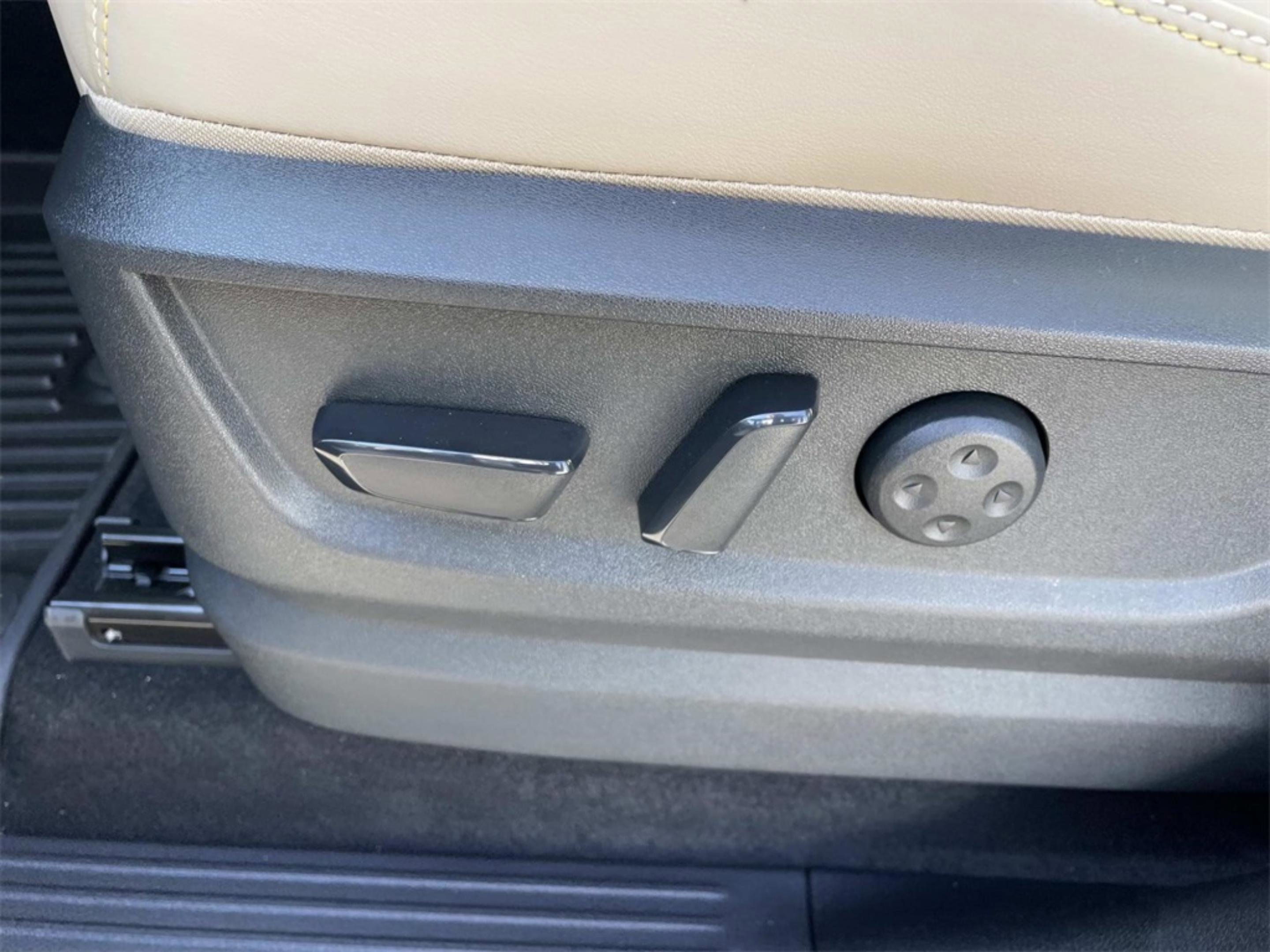 New 2026 Nissan Armada Platinum image 14