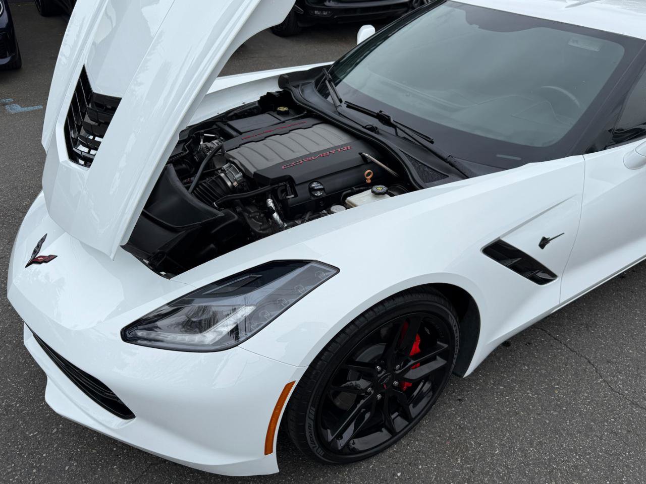Used 2019 Chevrolet Corvette Stingray Coupe w/ Carbon Flash Badge Package image 36