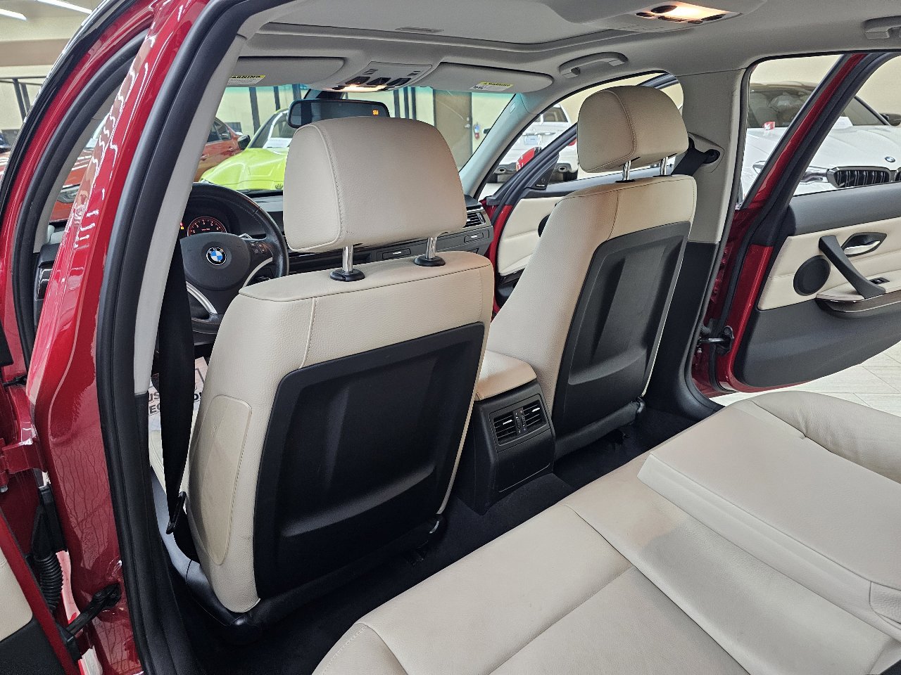 Used 2011 BMW 335i Sedan image 25