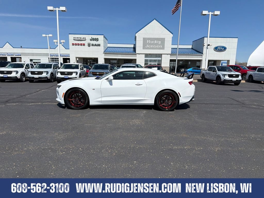 Used 2018 Chevrolet Camaro SS RWD image 2