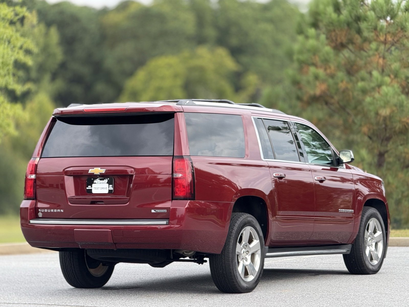 Used 2017 Chevrolet Suburban Premier image 10