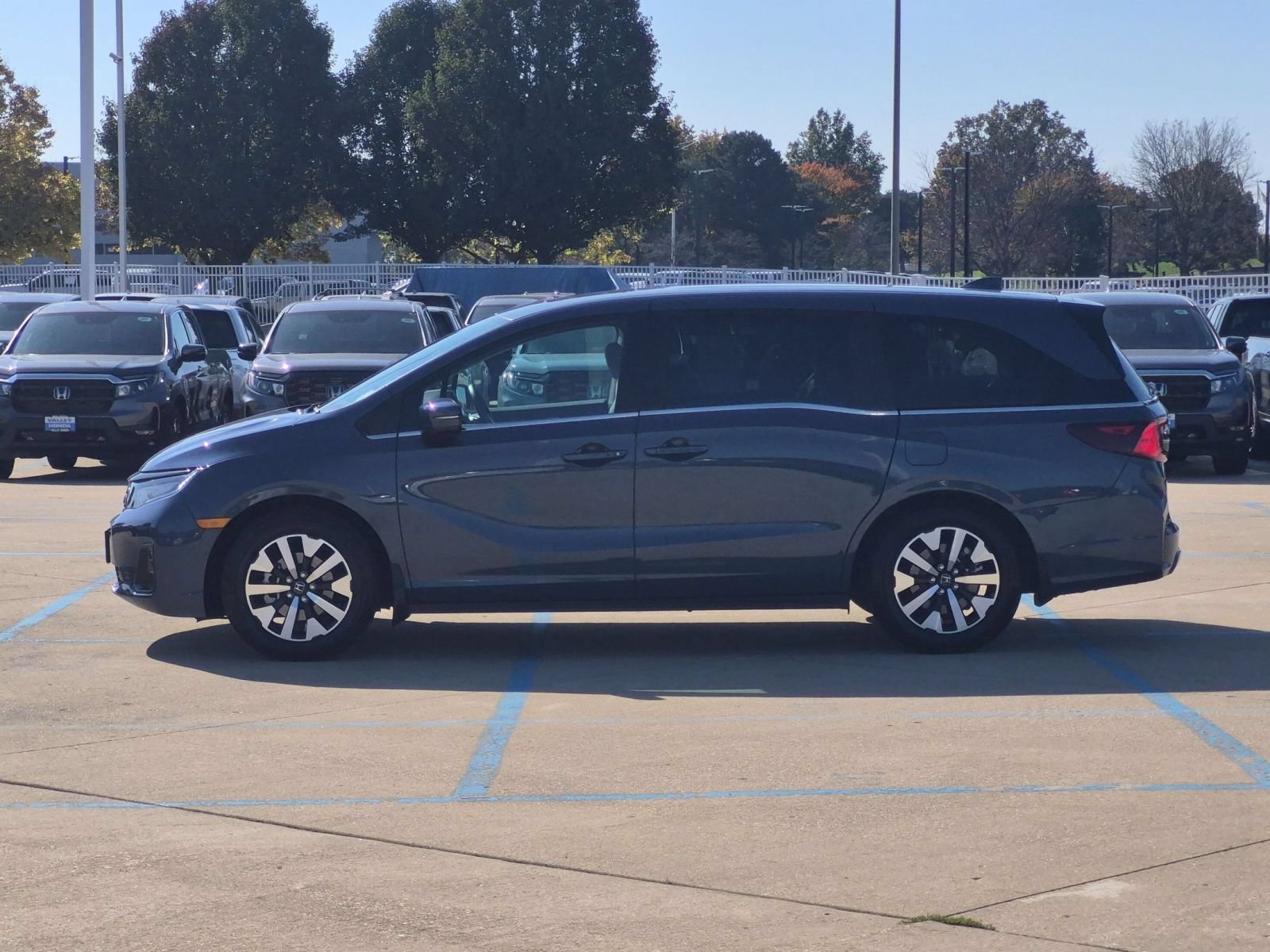 Used 2026 Honda Odyssey EX-L image 9