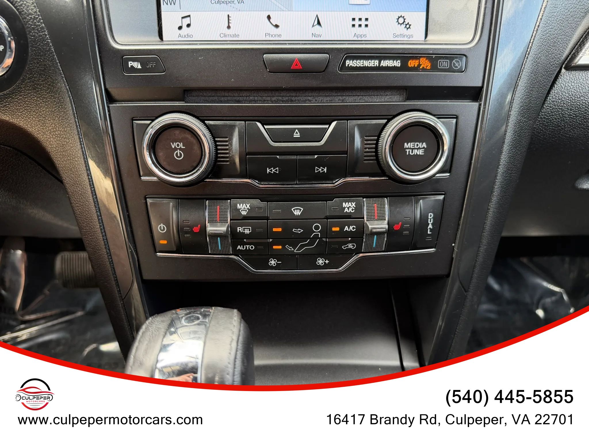 Used 2018 Ford Explorer XLT w/ Equipment Group 202A image 25