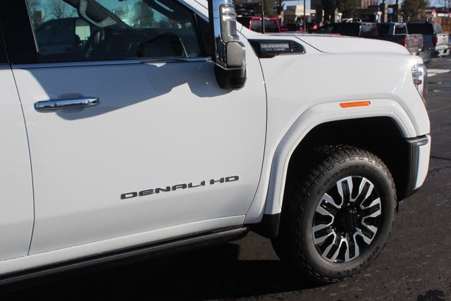 New 2025 GMC Sierra 3500 Denali Ultimate image 17