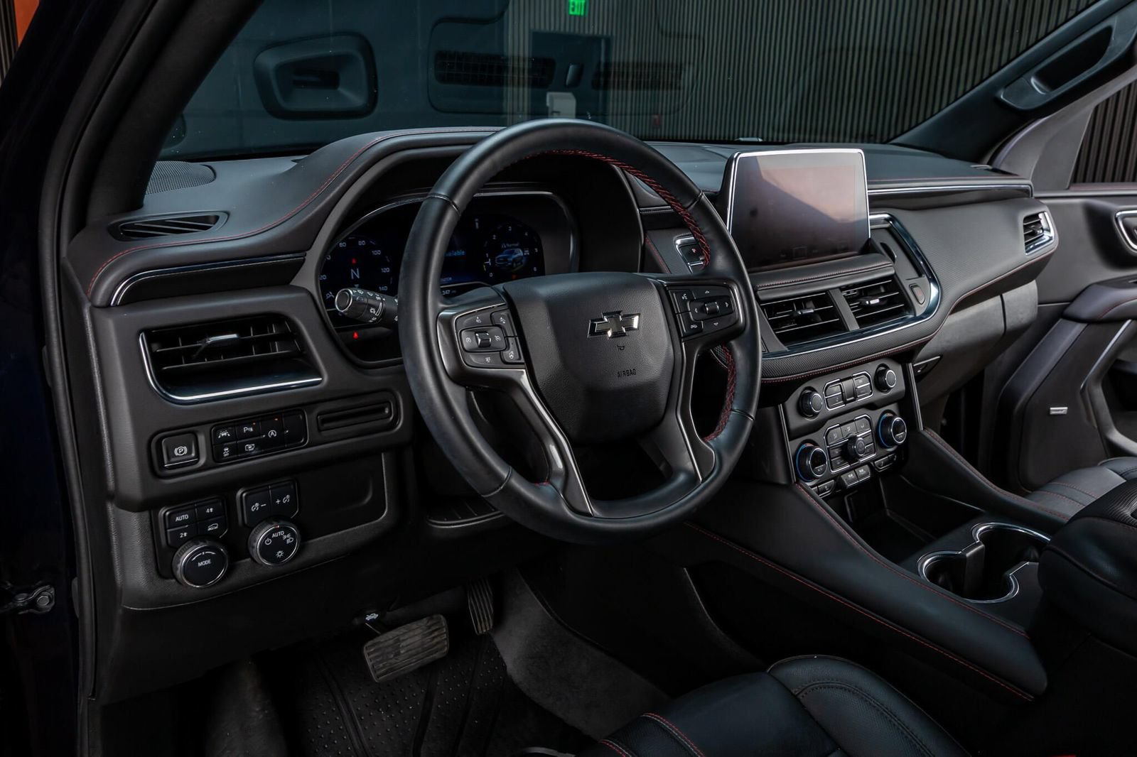 Used 2024 Chevrolet Tahoe RST w/ Luxury Package AWD/4WD image 13