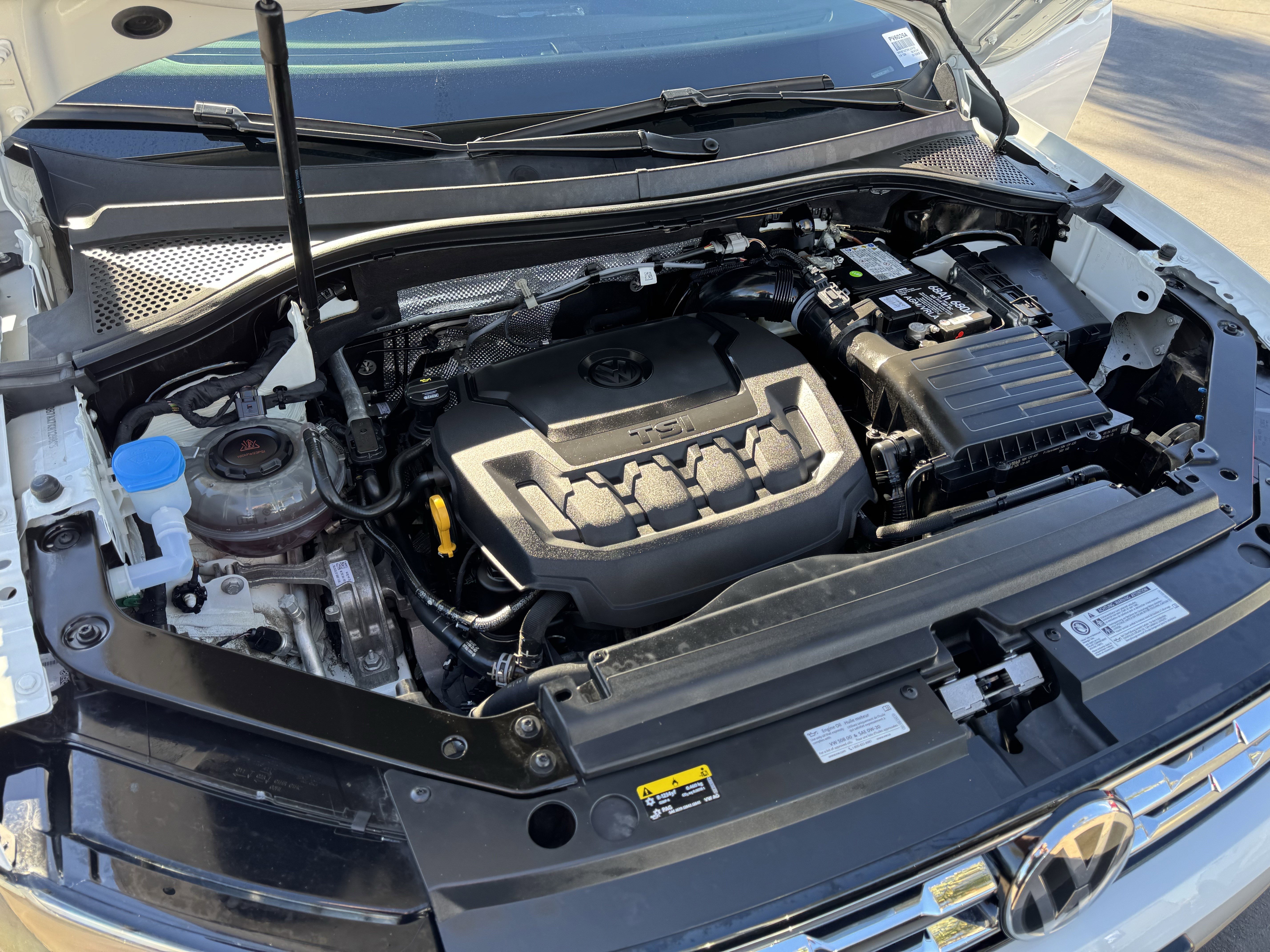 Certified 2019 Volkswagen Tiguan SE w/ Panoramic Sunroof Package image 40