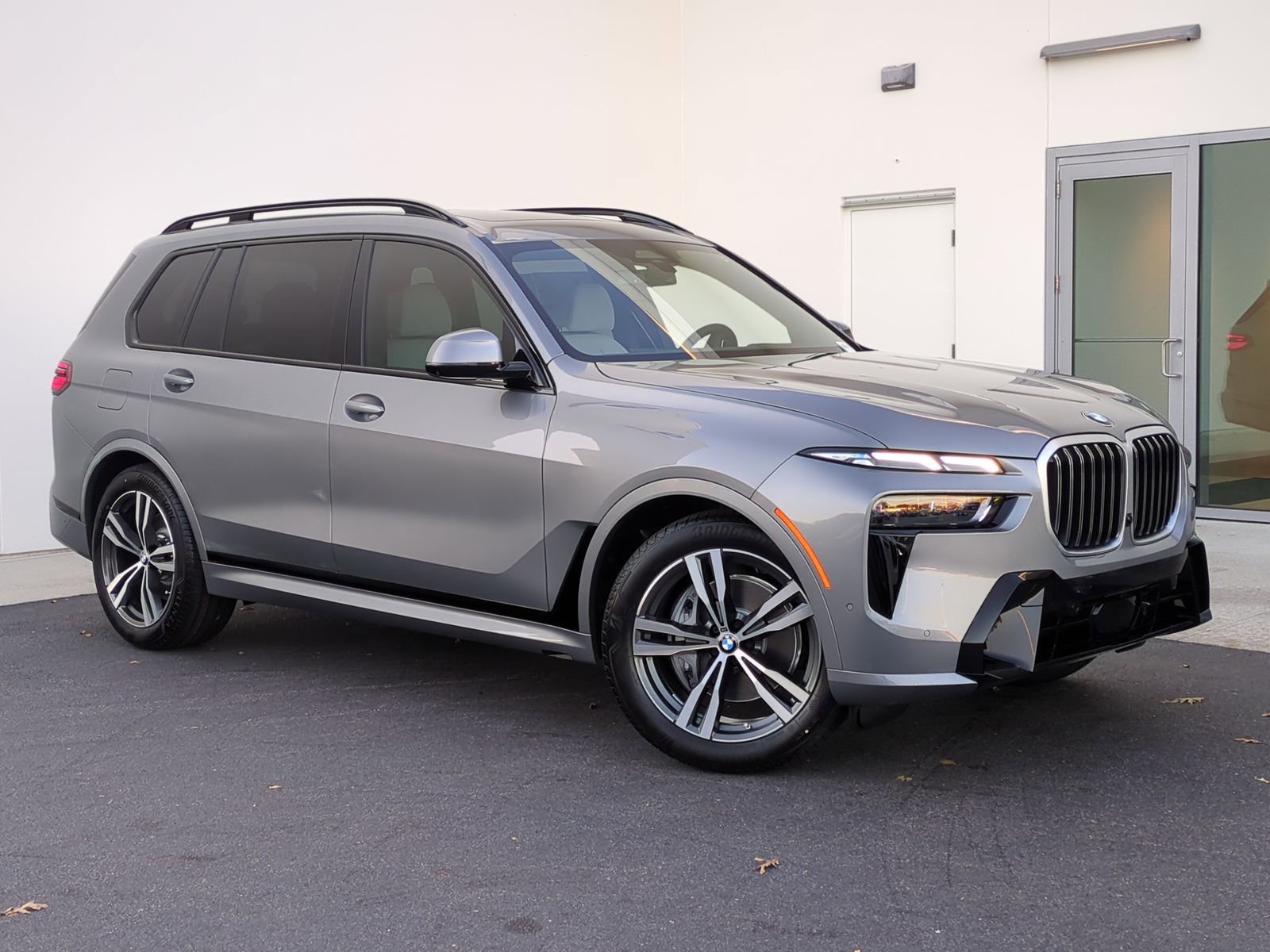 New 2026 BMW X7 xDrive40i w/ M Sport Package image 2