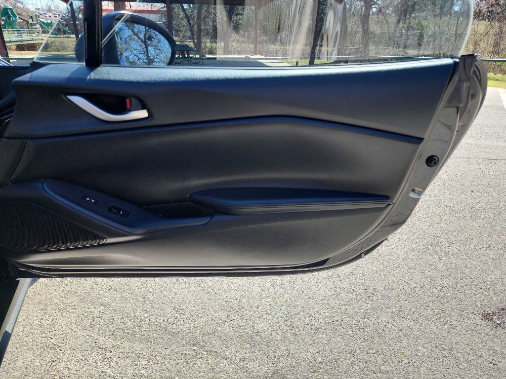 Used 2019 MAZDA MX-5 Miata Sport image 23