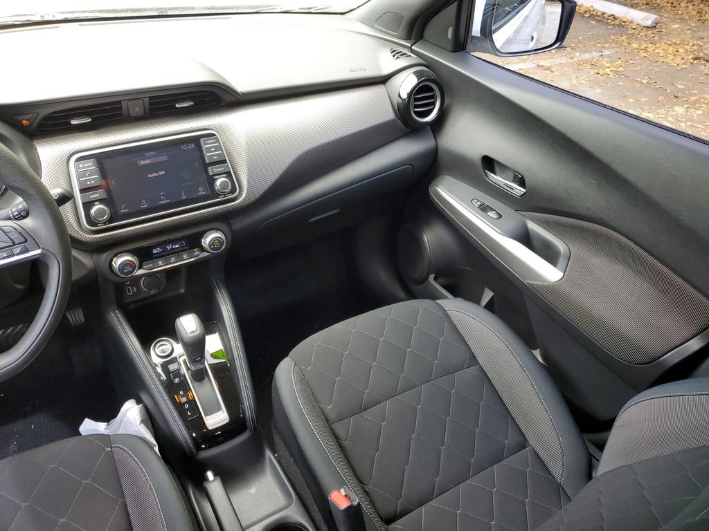 Used 2020 Nissan Kicks SV w/ Exterior Package image 14