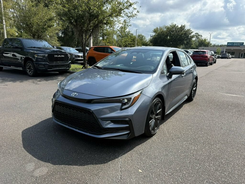 Used 2026 Toyota Corolla SE FWD image 1