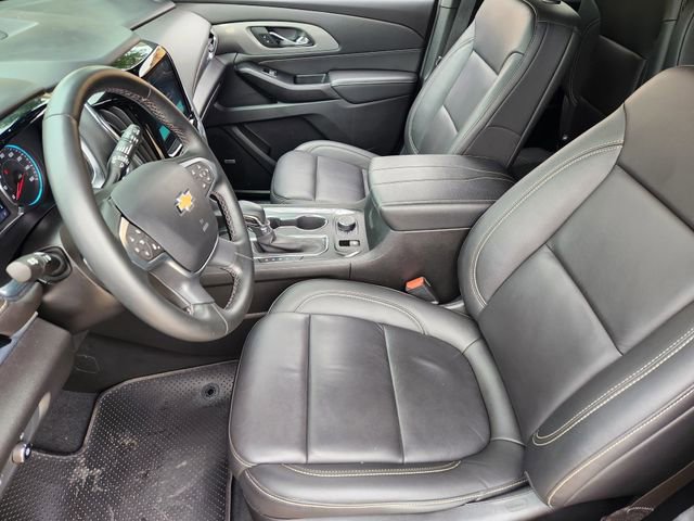 Used 2023 Chevrolet Traverse LT w/ LT Premium Package FWD image 4