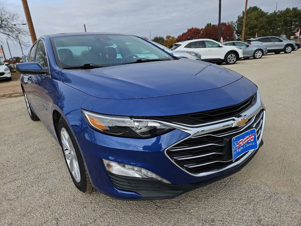Used 2023 Chevrolet Malibu LT image 2