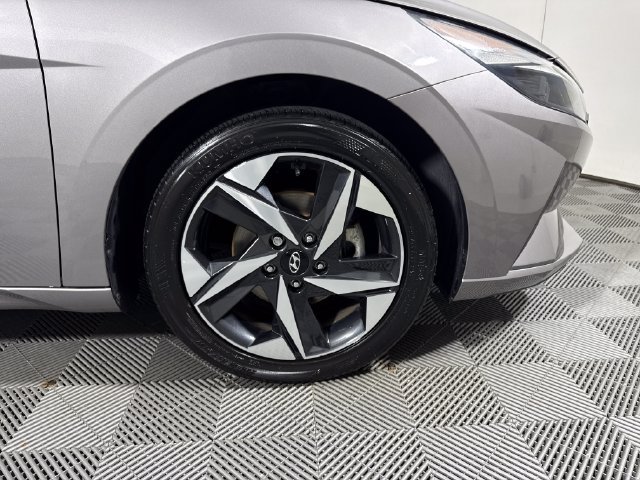 Used 2023 Hyundai Elantra SEL w/ Convenience Package FWD image 11