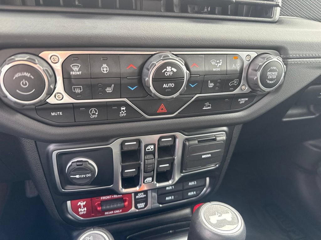 Used 2024 Jeep Wrangler Unlimited Rubicon w/ Convenience Group AWD/4WD image 22