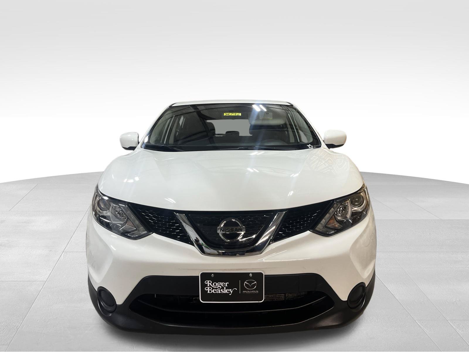 Used 2018 Nissan Rogue Sport S w/ S Appearance Package AWD/4WD image 2