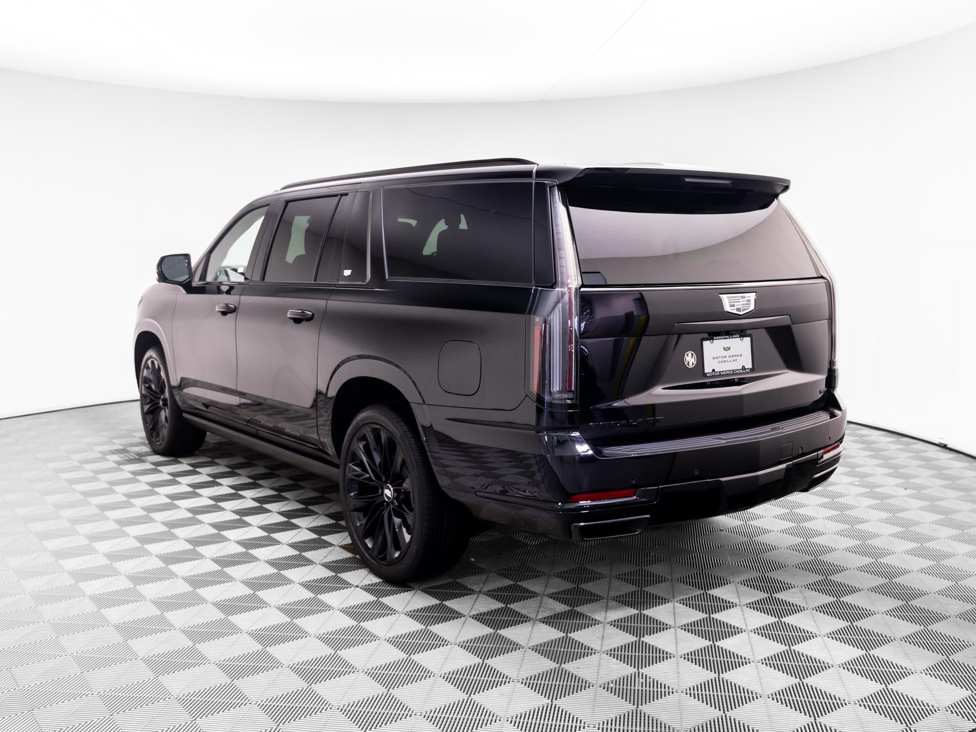New 2026 Cadillac Escalade ESV Platinum Sport w/ LPO, ONYX Package AWD/4WD image 3