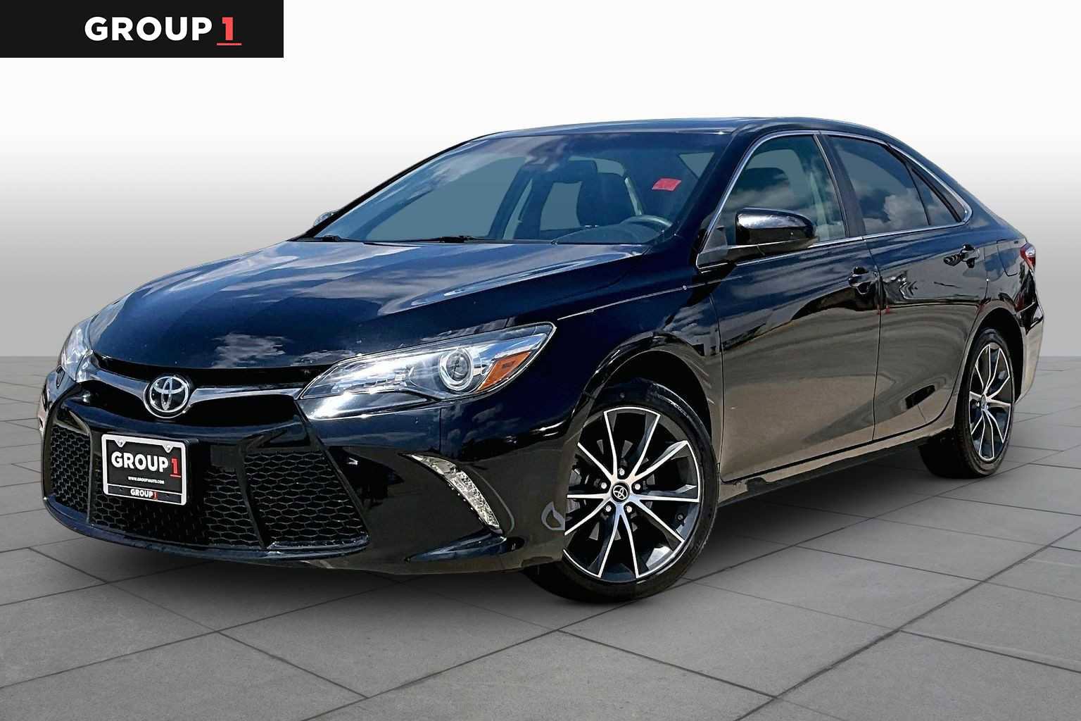 Used 2017 Toyota Camry XSE w/ Moonroof Package FWD image 1