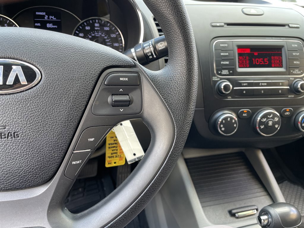Used 2015 Kia Forte LX image 27