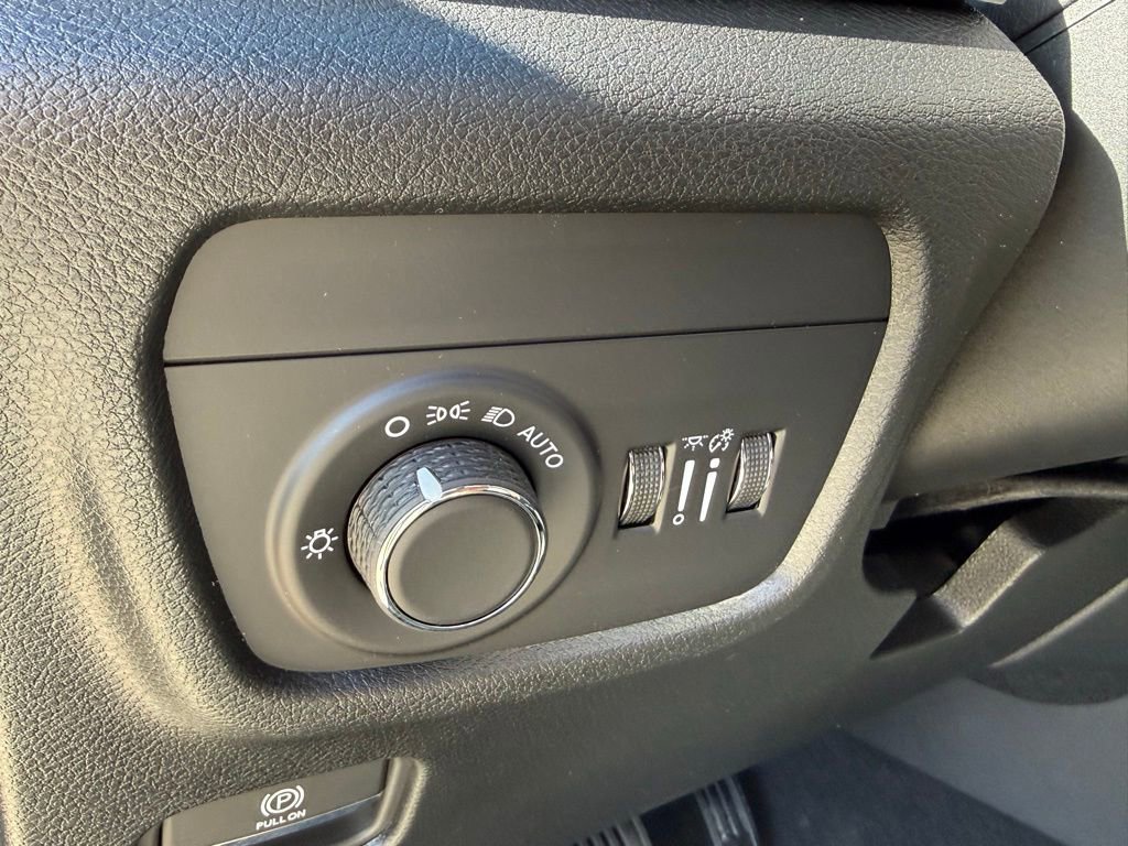 New 2025 Jeep Grand Cherokee L Laredo w/ Trailer Tow Package image 14