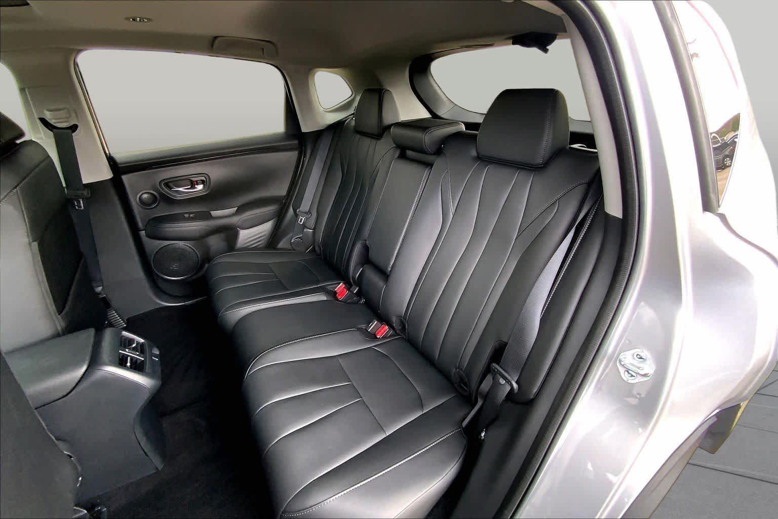 Used 2025 Acura ADX AWD image 21