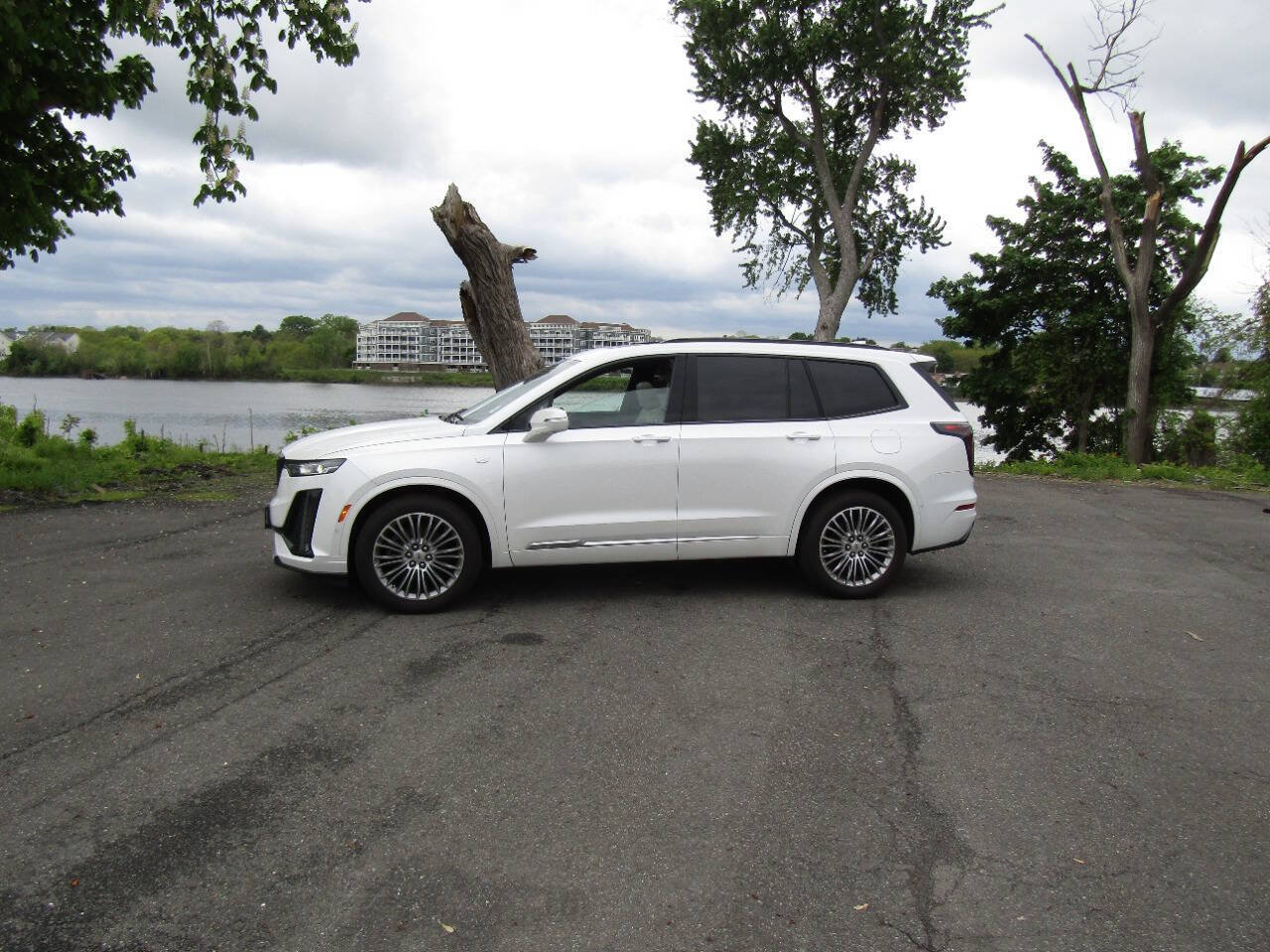 Used 2020 Cadillac XT6 Sport AWD/4WD image 3