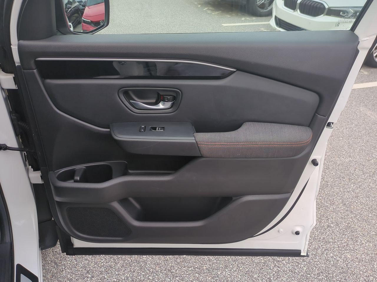 Used 2025 Honda Pilot Sport image 39