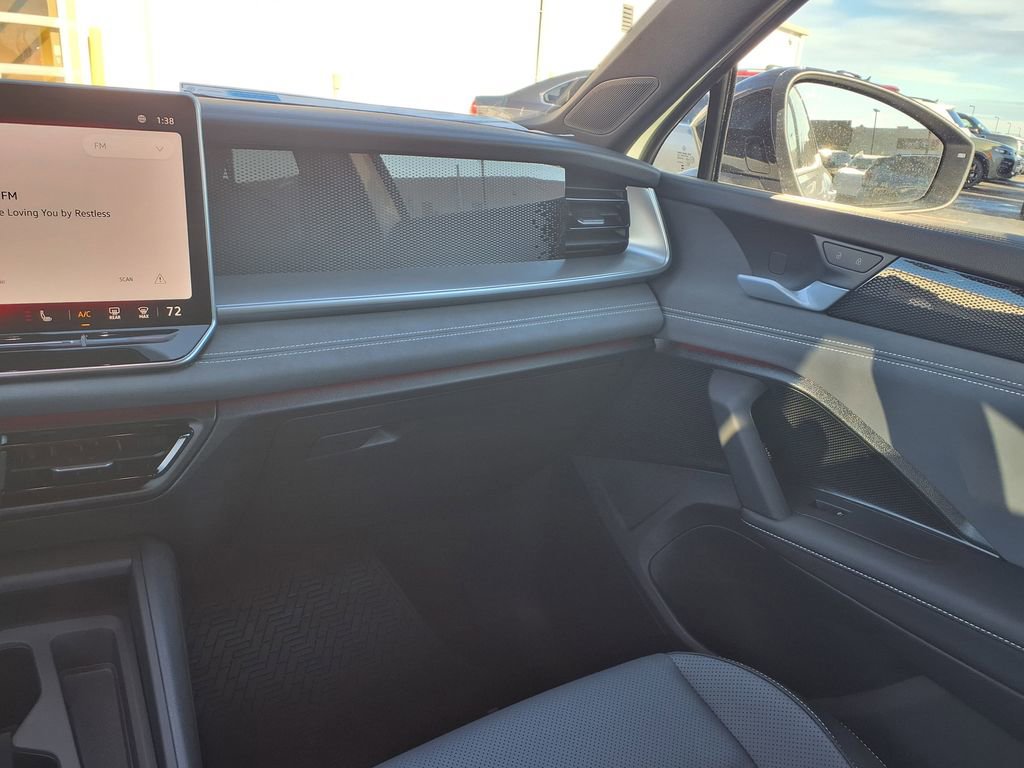 Used 2026 Volkswagen Tiguan SE R-Line image 46