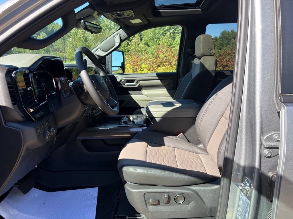 New 2026 Chevrolet Silverado 2500 ZR2 w/ LPO, Dark Essentials Package AWD/4WD image 15