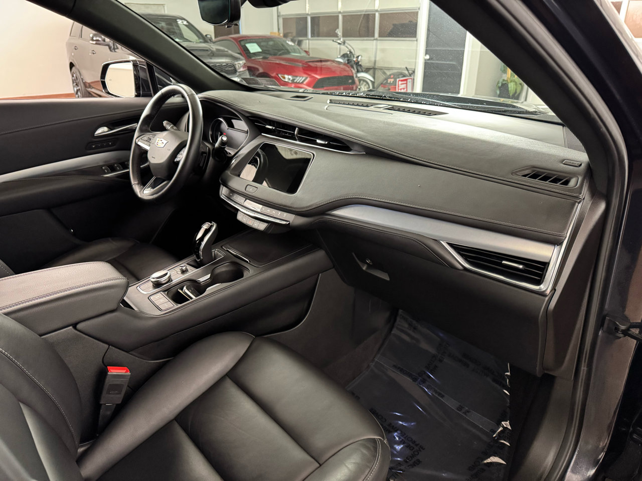 Used 2022 Cadillac XT4 Premium Luxury w/ Enhanced Visibility Package image 38