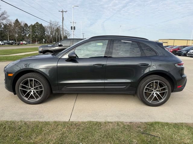 Used 2024 Porsche Macan Turbo image 4