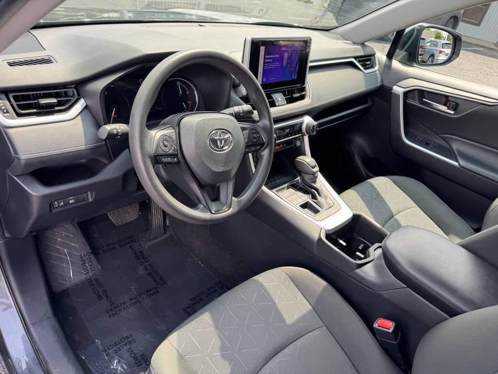Used 2024 Toyota RAV4 XLE AWD/4WD image 13