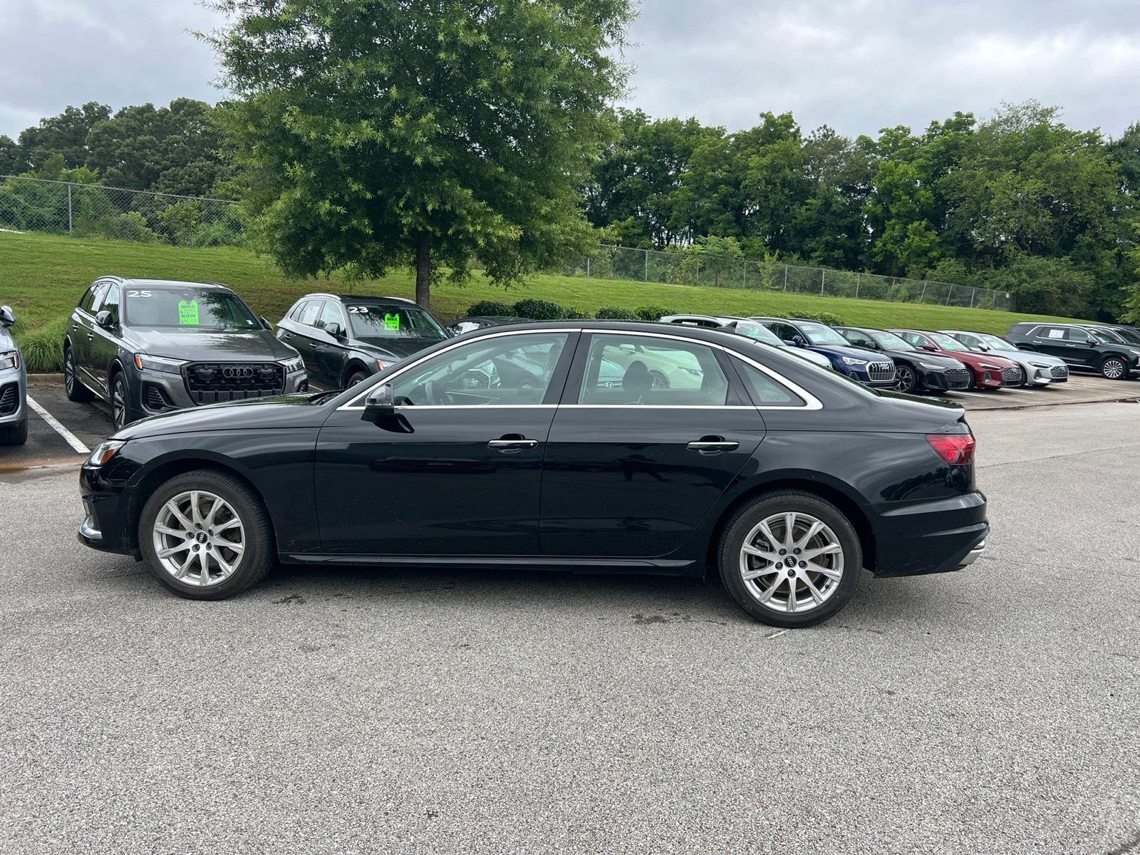 Used 2020 Audi A4 2.0T Premium FWD image 3