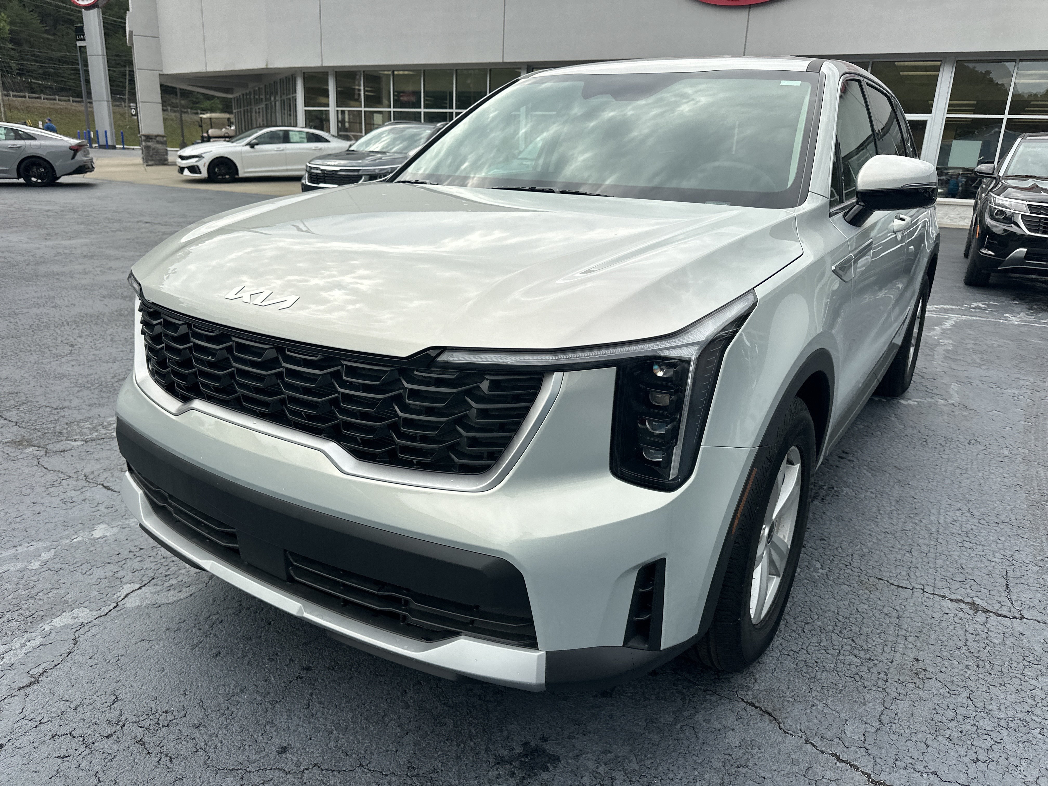New 2026 Kia Sorento LX FWD image 5