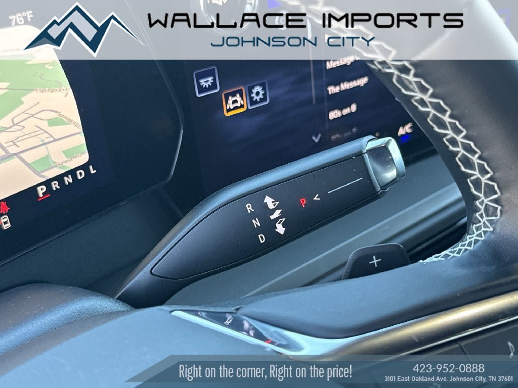 Used 2025 Chevrolet Traverse LT FWD image 16