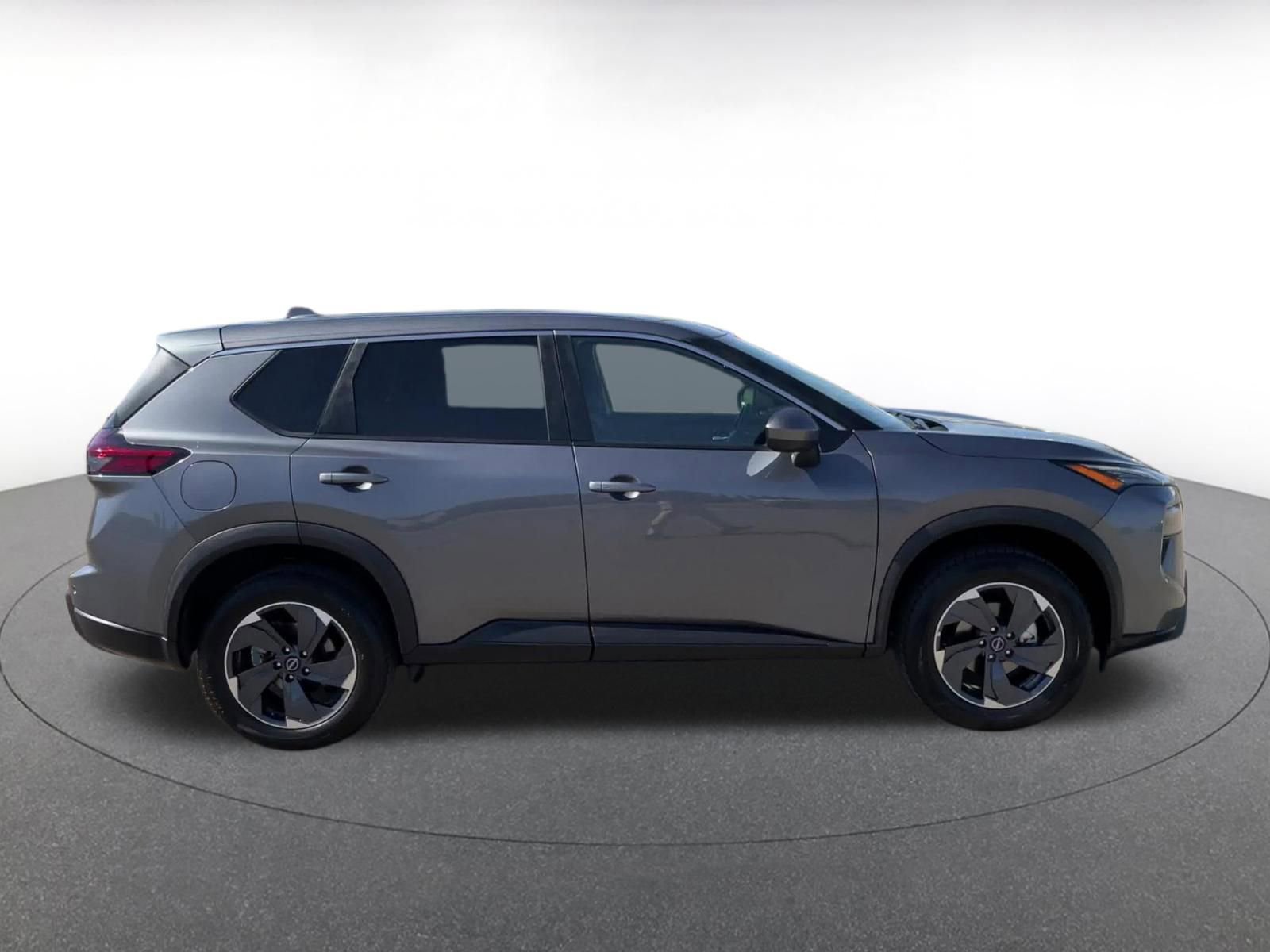 Used 2025 Nissan Rogue SV image 16