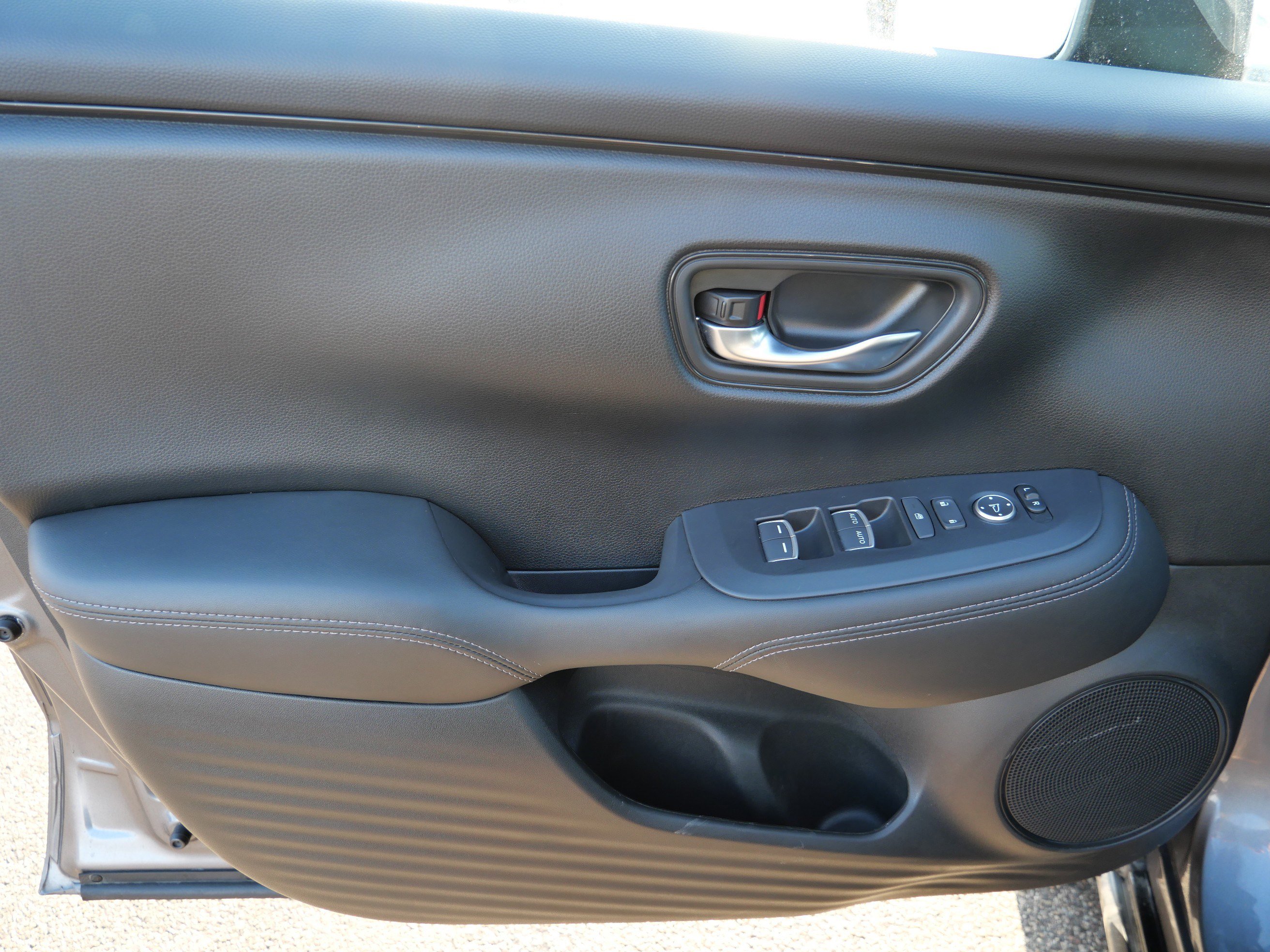 Certified 2025 Honda HR-V EX-L image 22