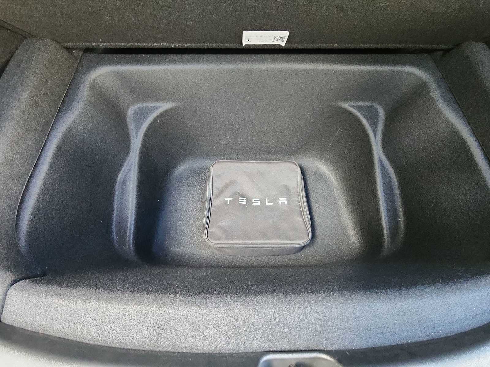 Used 2021 Tesla Model Y Standard Range image 25
