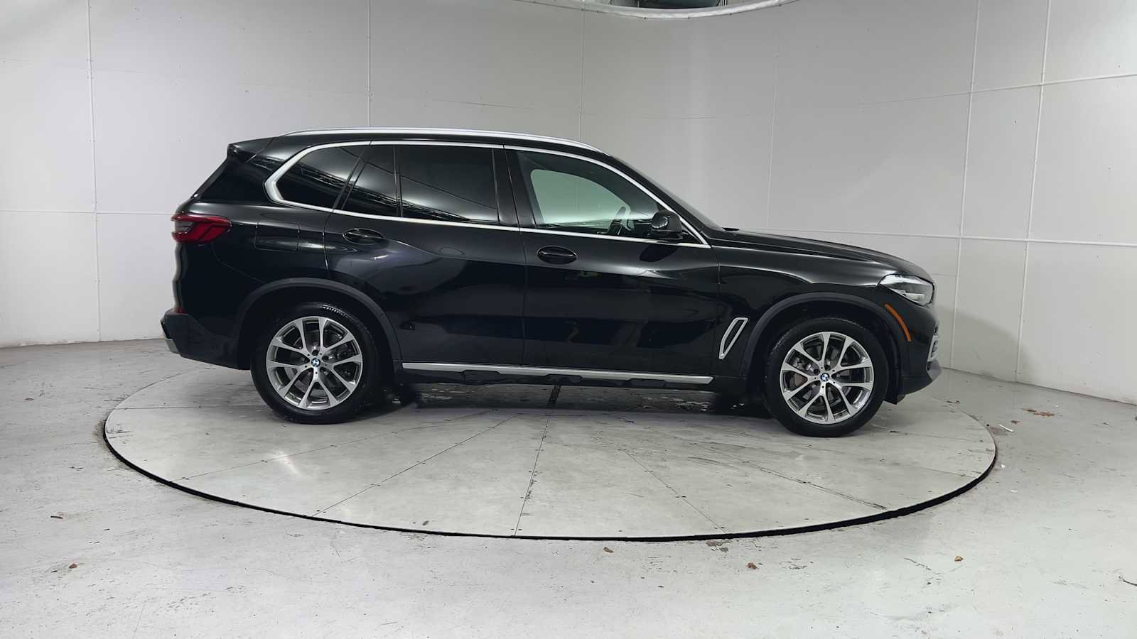Used 2019 BMW X5 xDrive40i w/ Premium Package 2 image 9