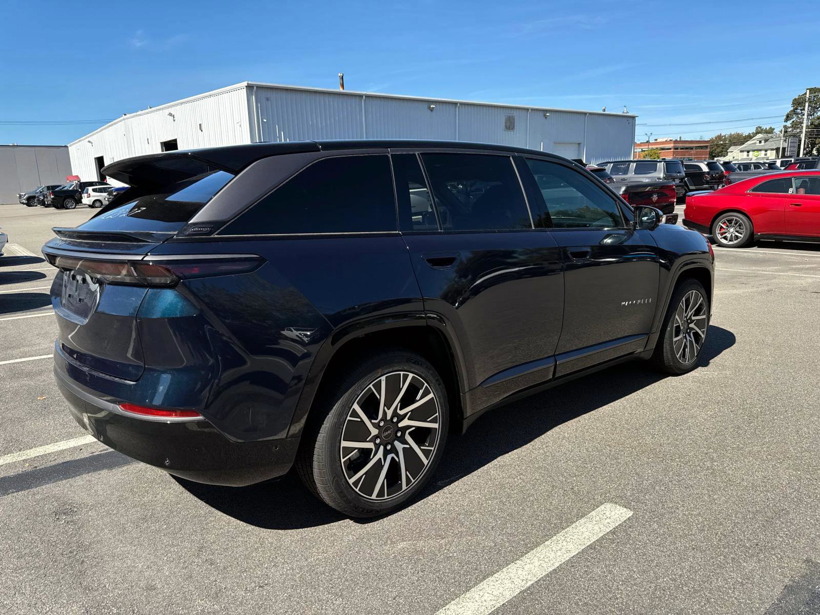 Used 2025 Jeep Wagoneer Limited image 2