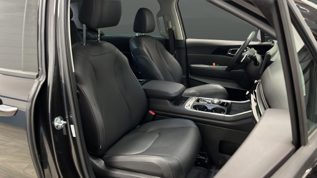 Used 2026 Kia Carnival SX Prestige FWD image 23